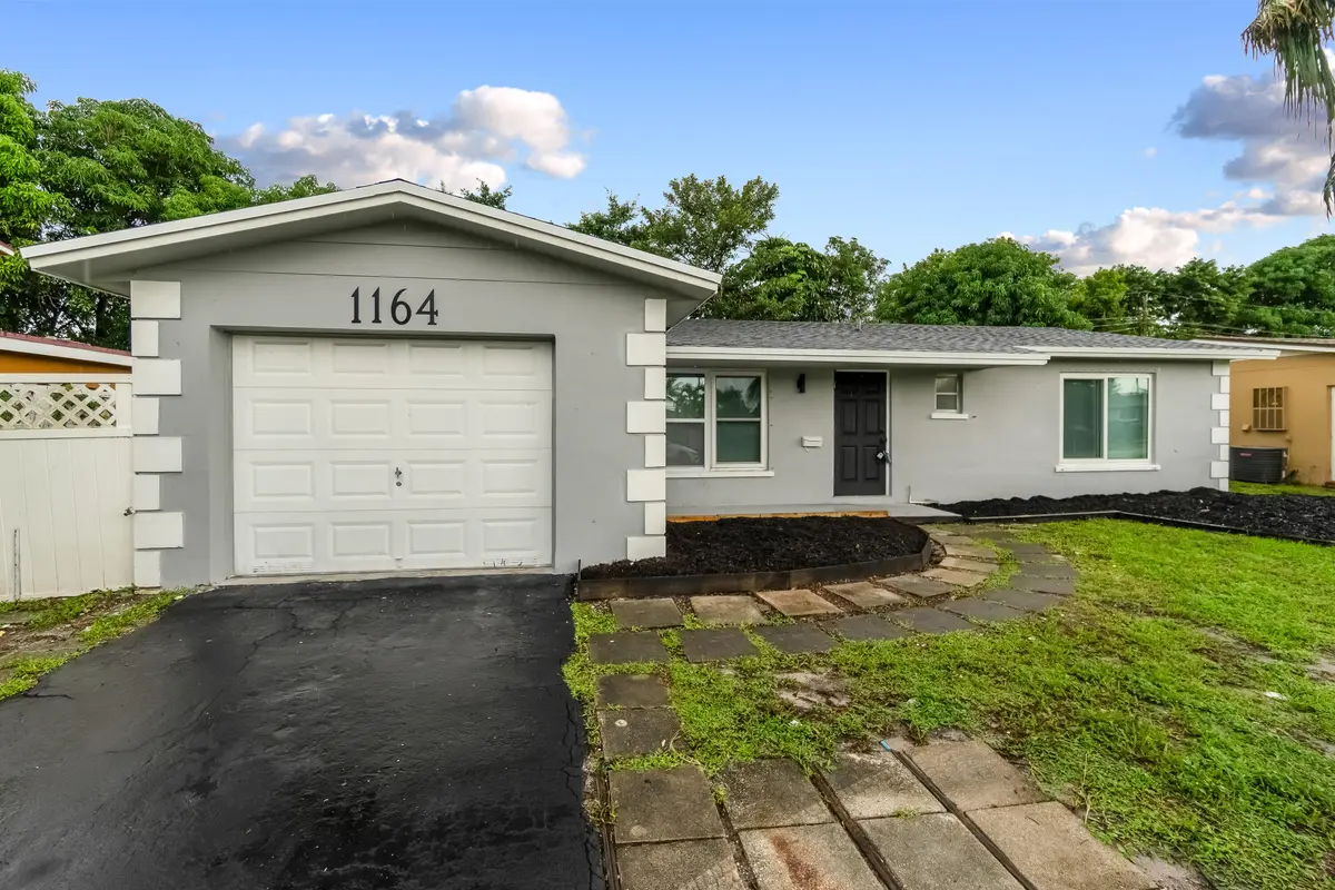 1164 NW 45th Terrace, Lauderhill, FL – photo 1