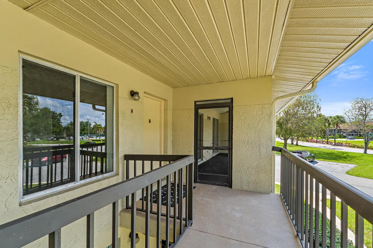 Entry at 6536 Chasewood Drive H, Jupiter