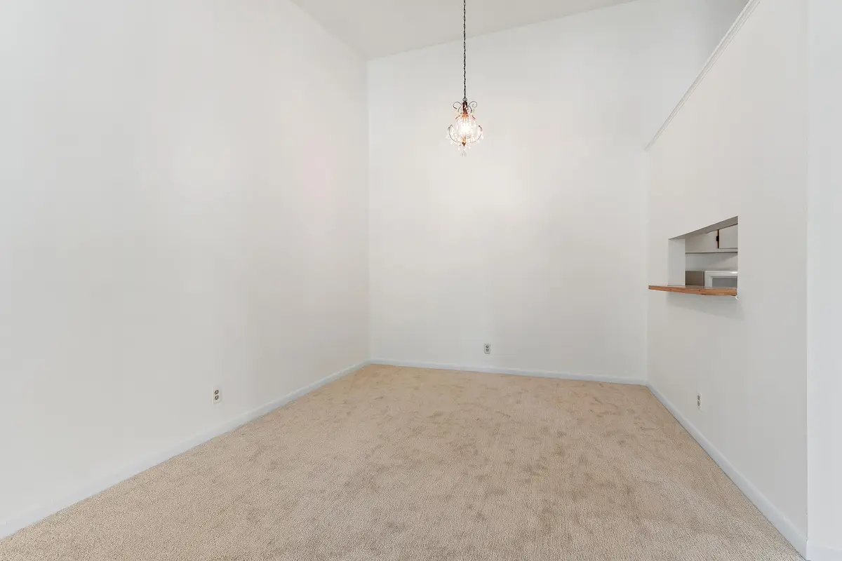 Dining at 6536 Chasewood Drive H, Jupiter