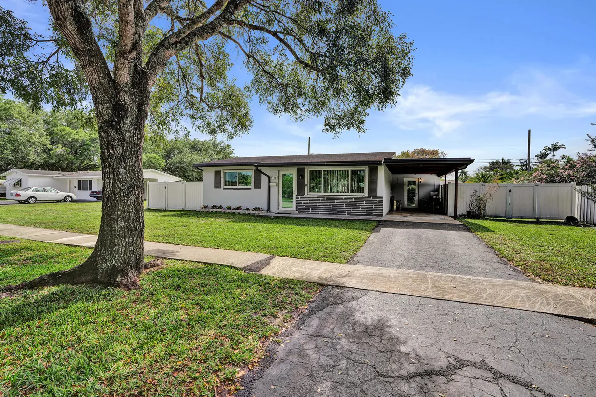 DSC09197 at 5131 SW 92nd Terrace, Cooper City