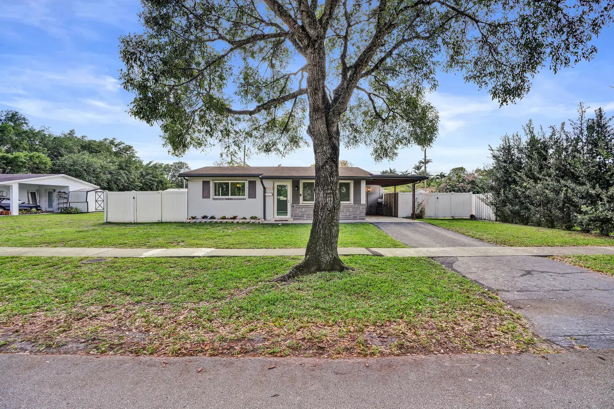 DSC09206 at 5131 SW 92nd Terrace, Cooper City
