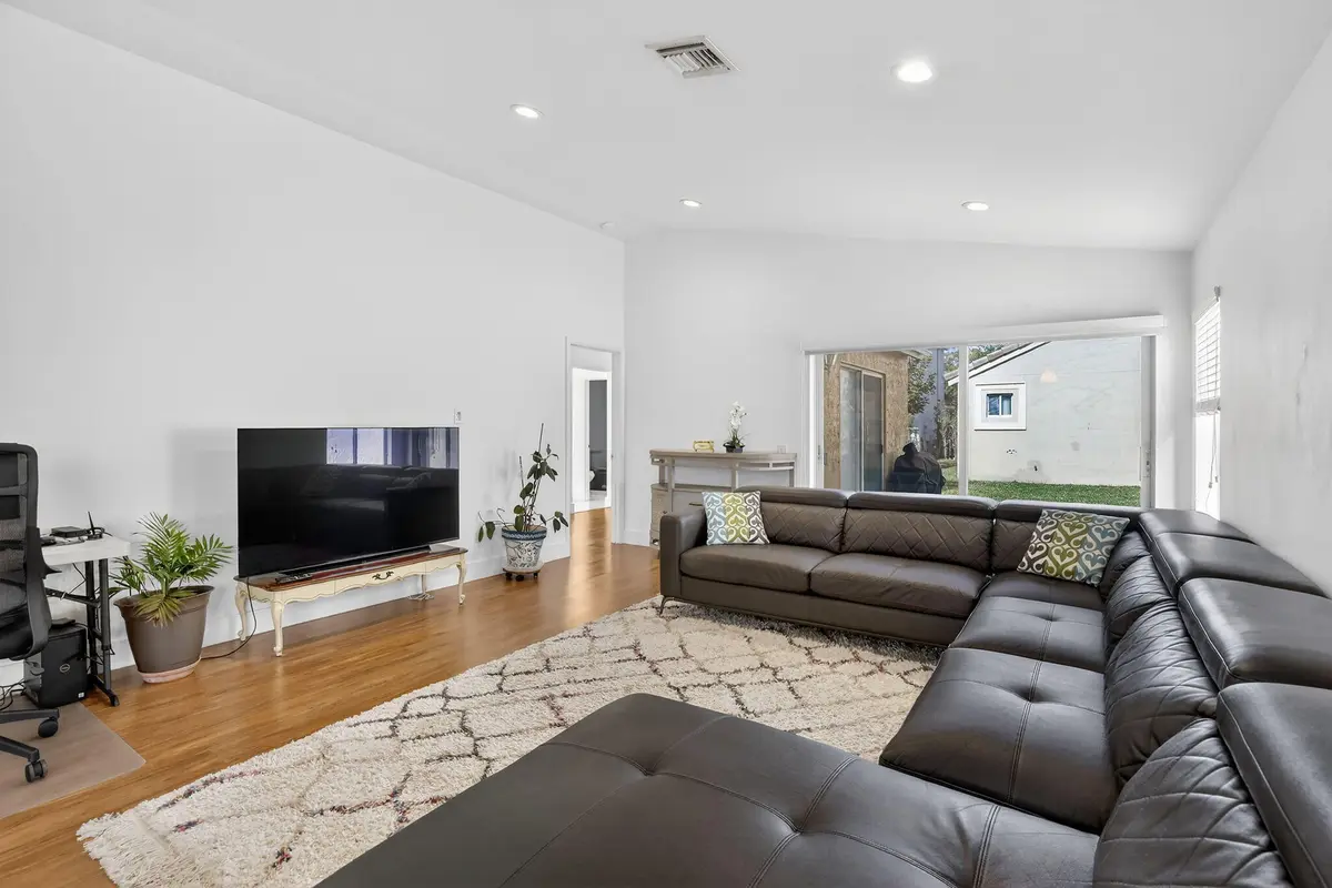 living room at 1441 Majesty Terrace, Weston