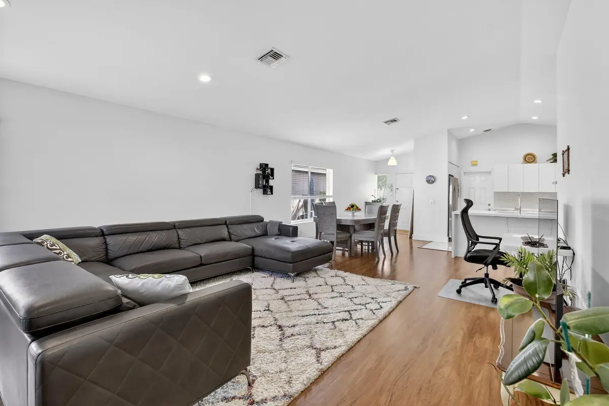 living dining at 1441 Majesty Terrace, Weston