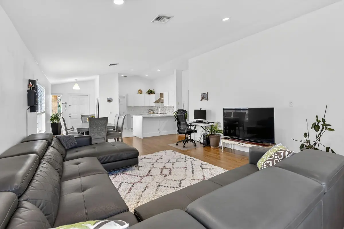 Family at 1441 Majesty Terrace, Weston