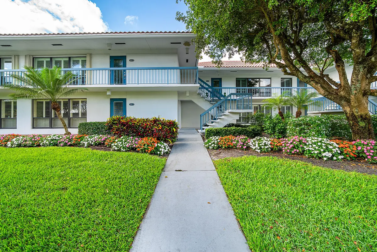 Pathway to entrance at 4116 N Quail Ridge Drive A, Boynton Beach