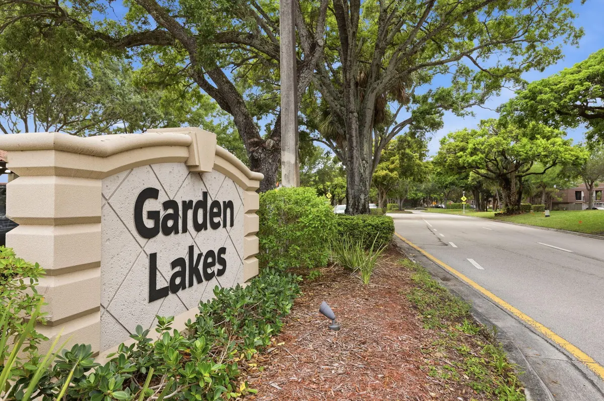 1-web-or-mls-AR Media 1 at 1807 18th Lane, Palm Beach Gardens