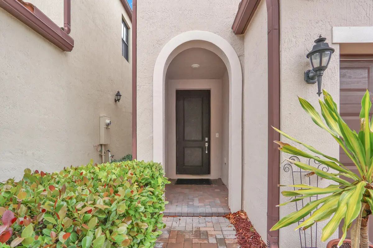 Entry at 3010 King Palm Way, Riviera Beach