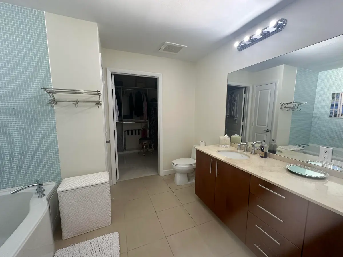 Ff1 at 1945 S Ocean Drive 609, Hallandale Beach