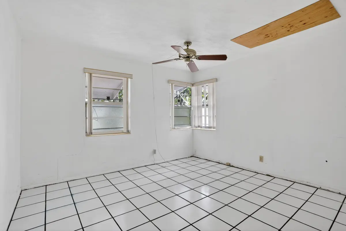 16-web-or-mls-2411 -5544 at 2411 NE 10th Terrace, Pompano Beach