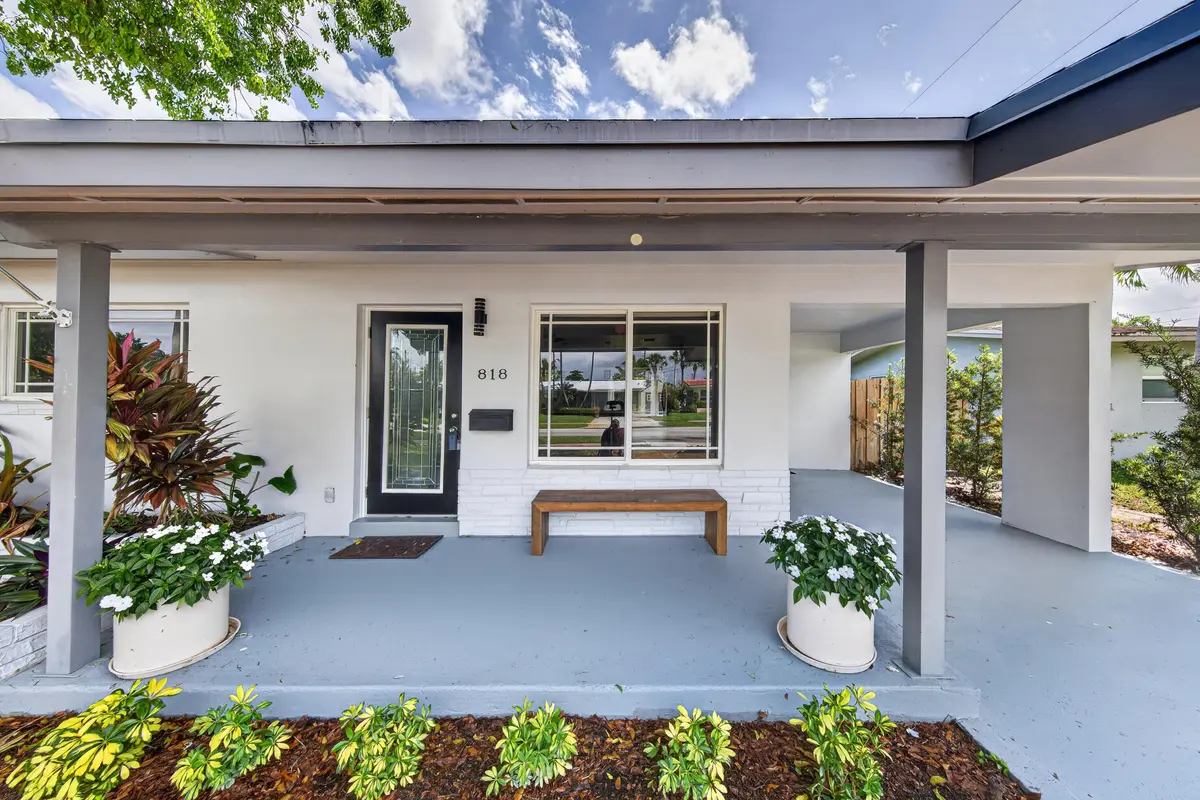 Aline818-57 at 818 NW 28th Court, Wilton Manors