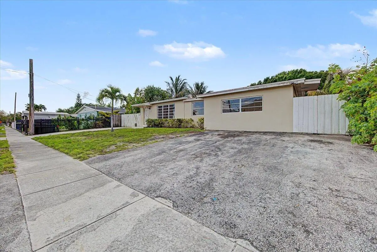 03-306A1730 at 4410 SW 30th Street, West Park