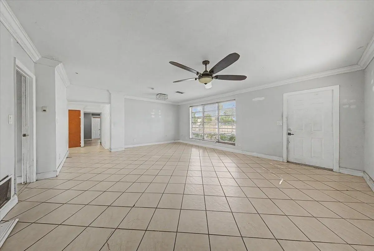 07-306A1749 at 4410 SW 30th Street, West Park