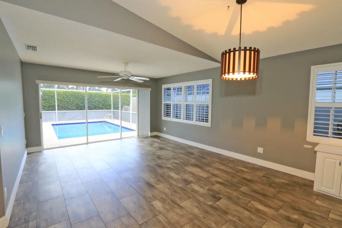 LARGE GREAT ROOM at 1220 NW Bentley Circle B, Port St. Lucie