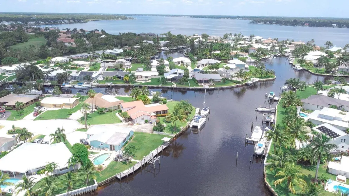 20230630215259212404000000-o at 1694 SW Boatswain Place, Palm City