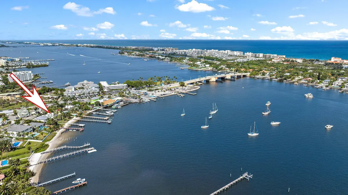 20250306113702254371000000-o at 122 S Lake Drive, Lantana