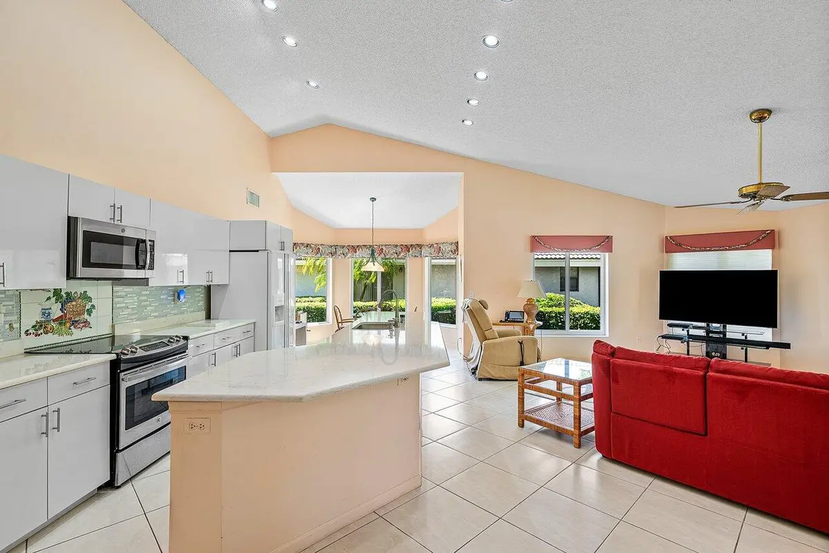 10215 Boca Woods Lane, Boca Raton, FL – photo 6