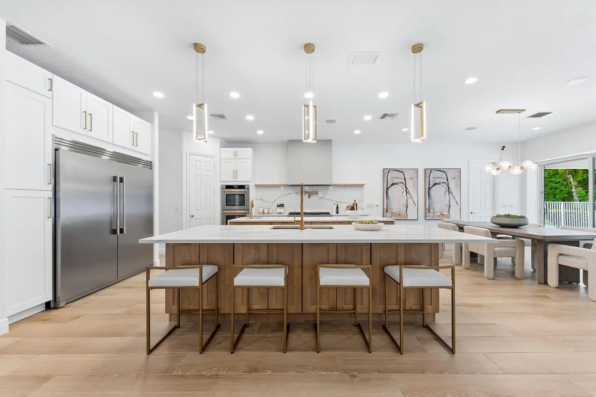 06-2006 at 8717 Estate Drive, West Palm Beach