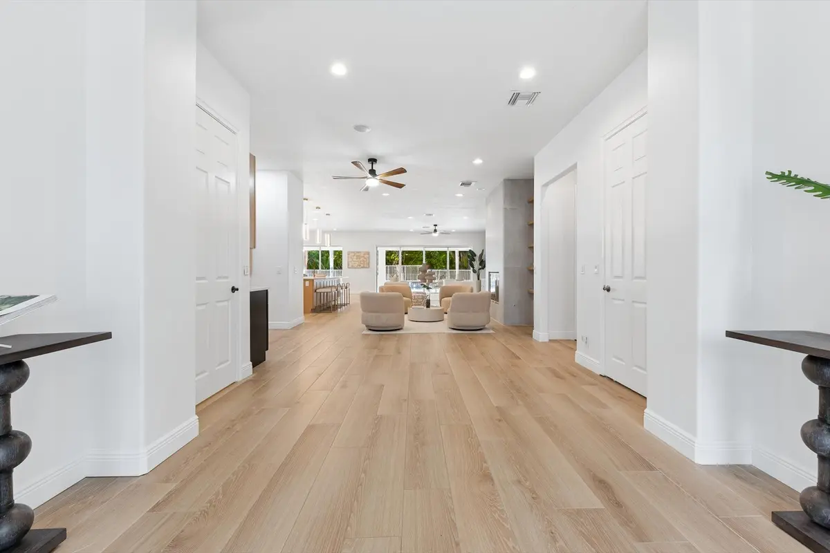 01-2001 at 8717 Estate Drive, West Palm Beach