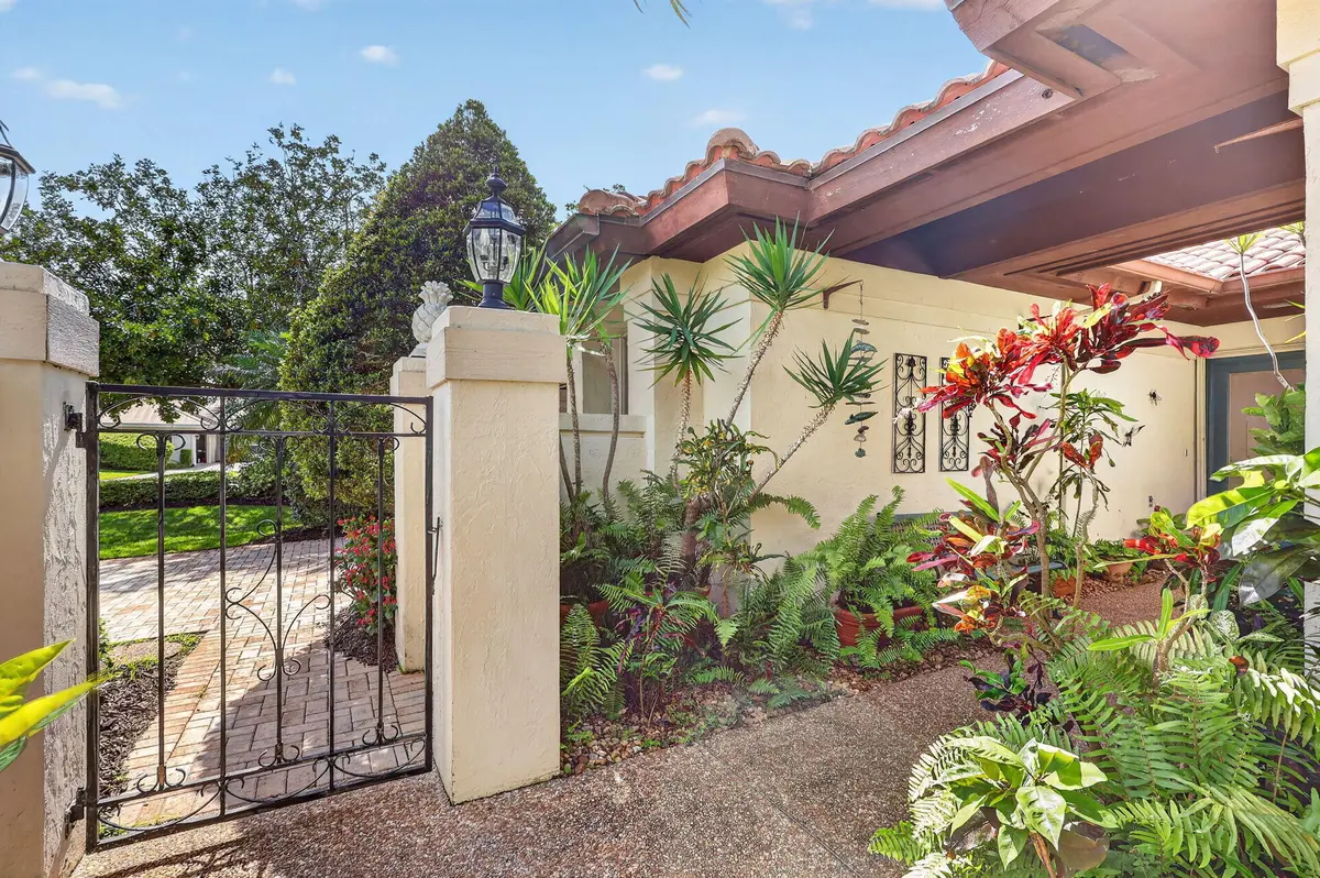 Courtyard at 5422 SE Meredith Terrace, Stuart