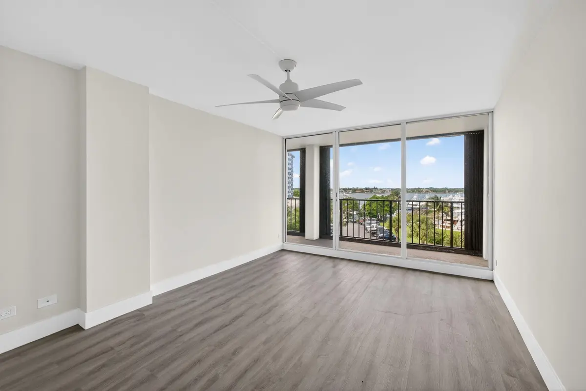 23-web-or-mls-5D1A1168 at 136 LAKESHORE Drive 511, North Palm Beach