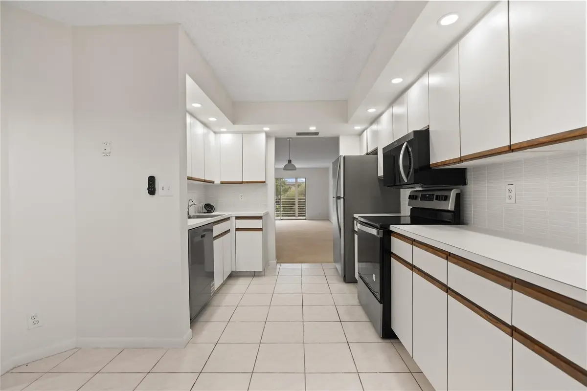 Photo 6 at 1801 Eleuthera Point J3, Coconut Creek