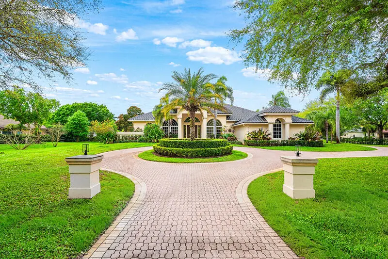 Avi second at 7730 Newport Lane, Parkland
