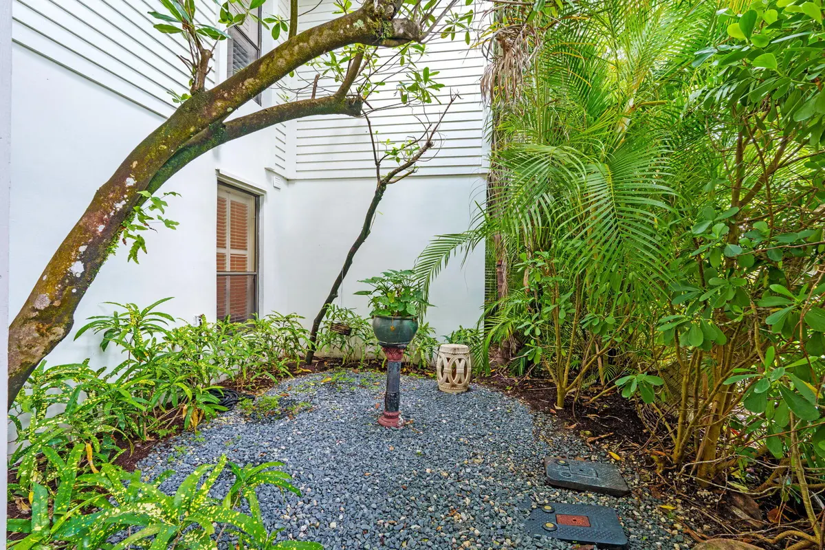 4-web-or-mls-A7401260 at 11830 Pebblewood Drive 101, Wellington