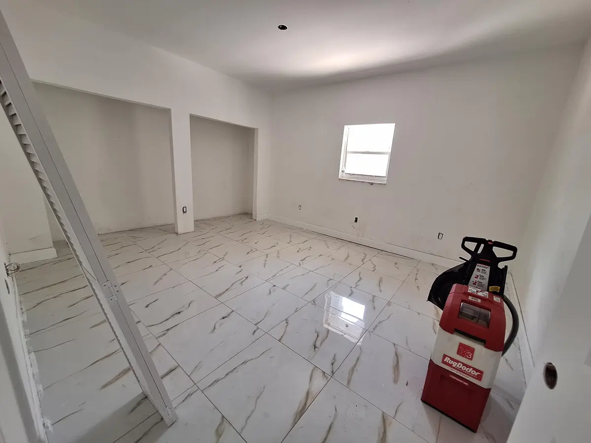 4-plex 1st floor unit 1 - 1st bedroom at 1942 Buchanan Street, Hollywood