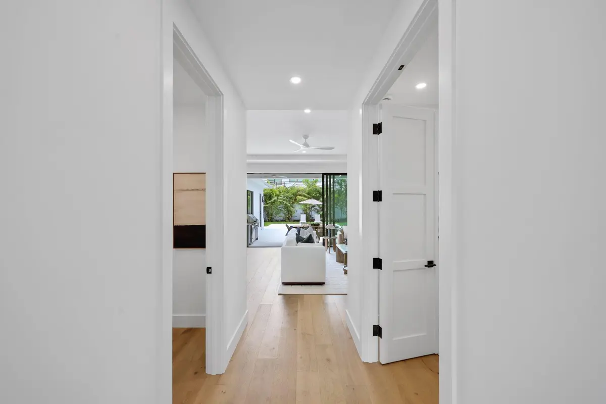 foyer at 238 NE 12th Street, Delray Beach