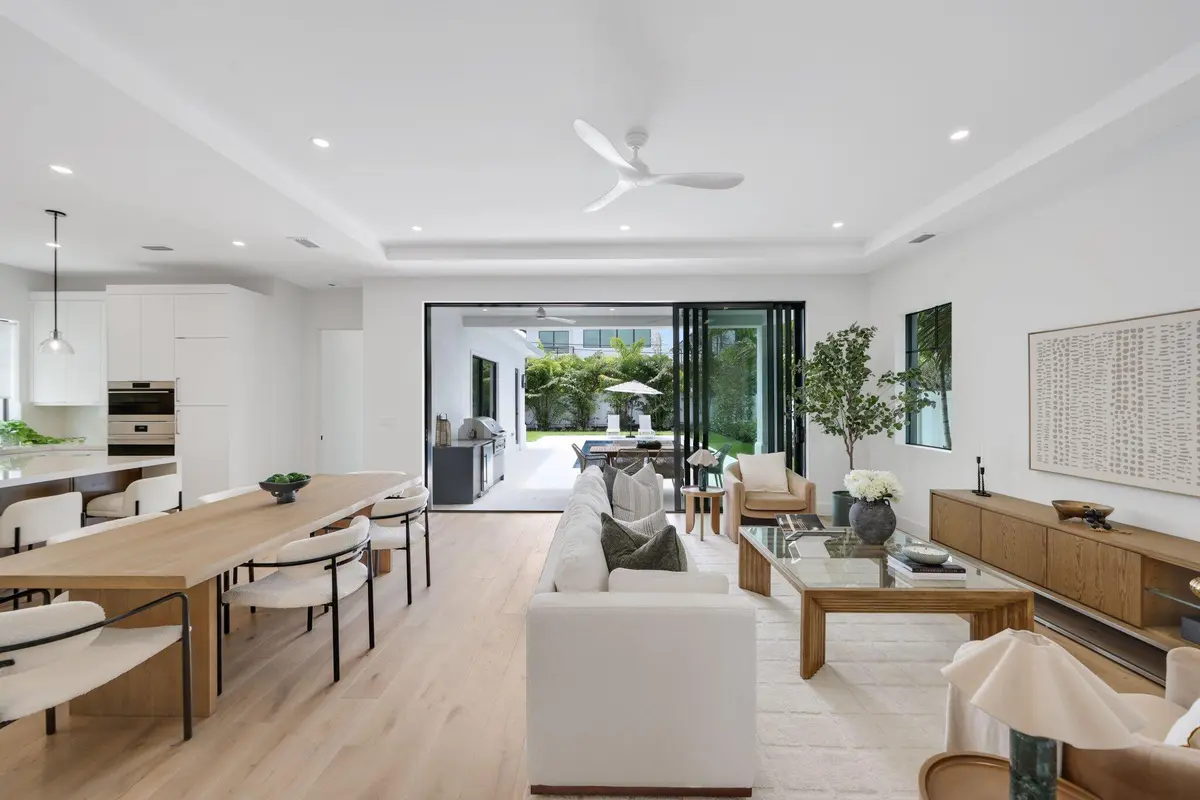 great room at 238 NE 12th Street, Delray Beach