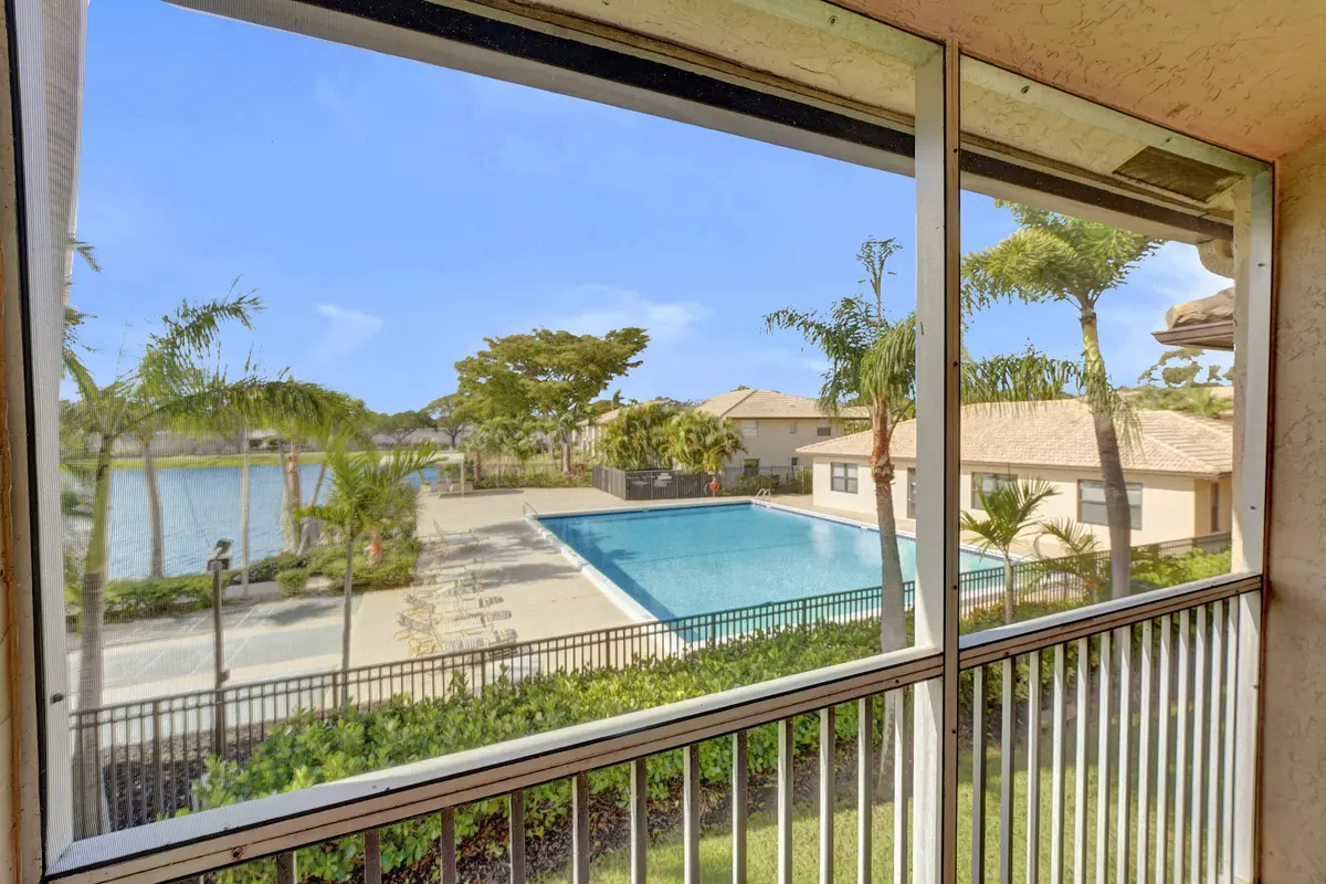 5531 Lakeside Drive 202, Margate, FL – photo 4