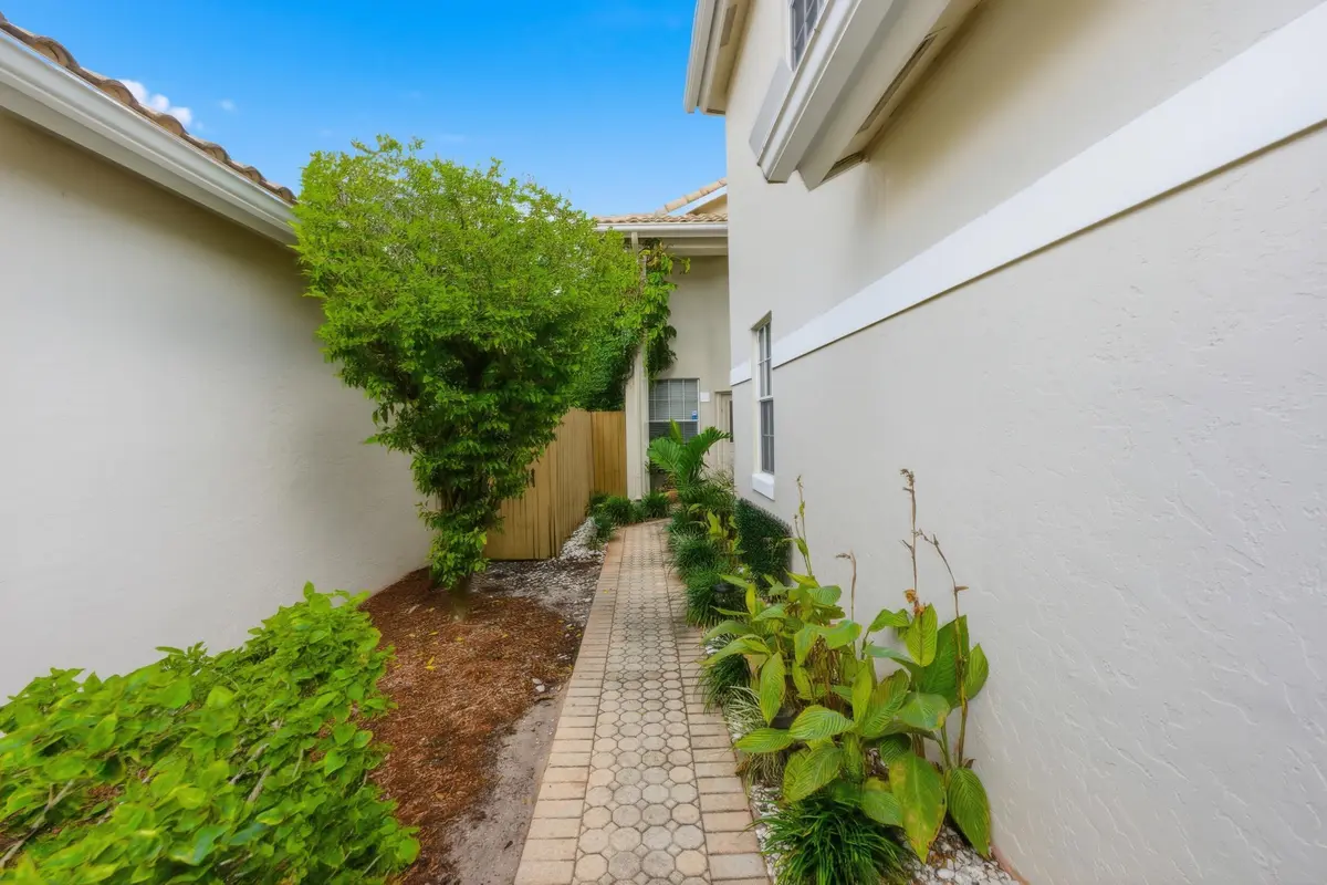 63__jjl5697 at 2495 NW 66th Drive, Boca Raton
