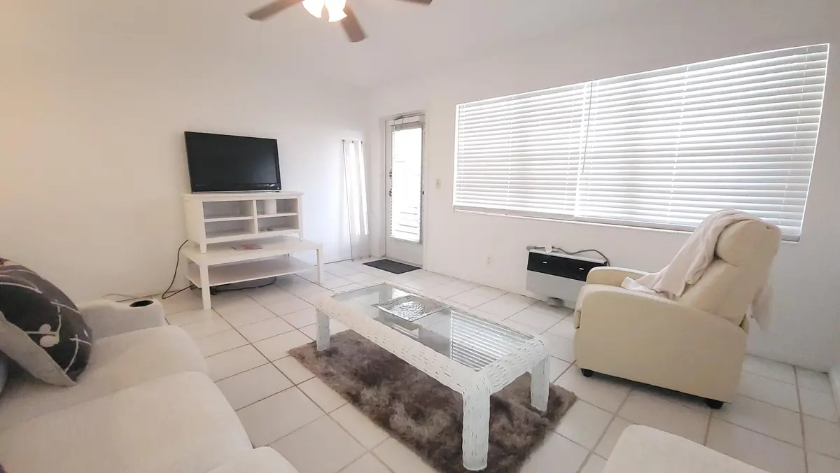 319 Chatham P, West Palm Beach, FL – photo 3