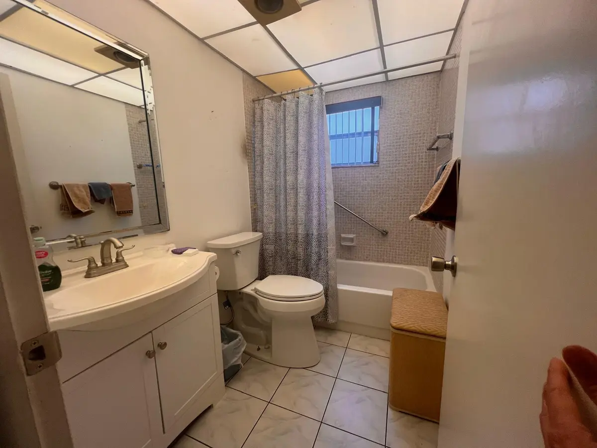 bathroom at A Flanders 5, Delray Beach
