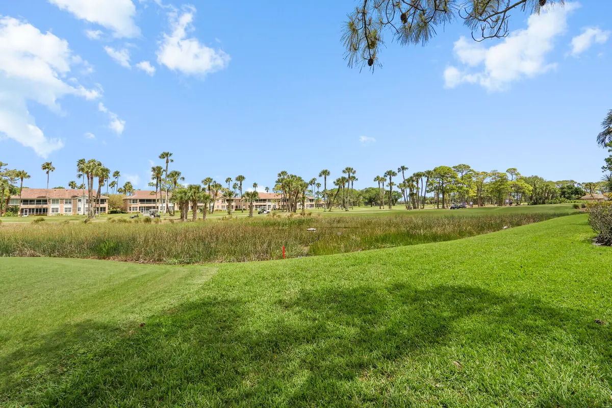 View at 301 S Ryder Cup Cir S 301, Palm Beach Gardens