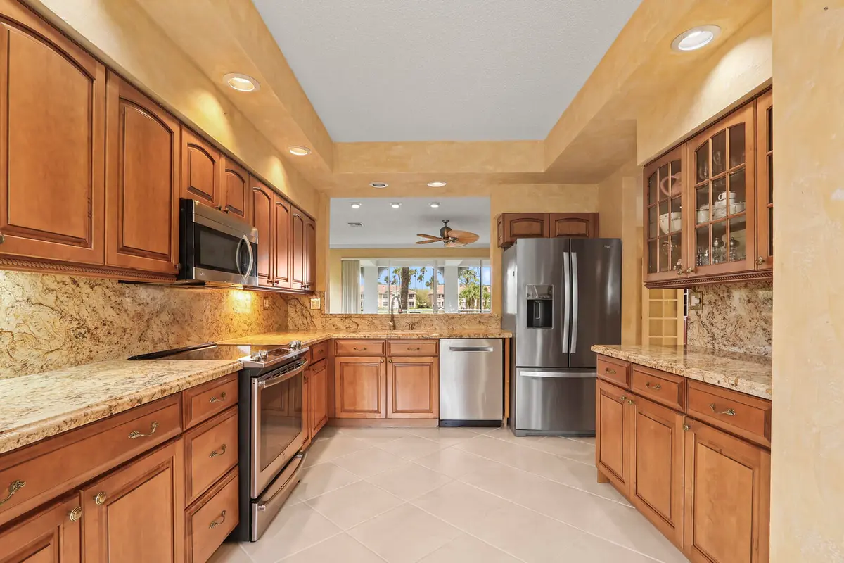 Kitchen at 301 S Ryder Cup Cir S 301, Palm Beach Gardens