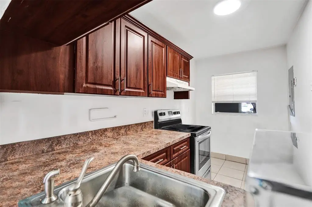 Photo 5 at 9440 Poinciana Place 101, Davie