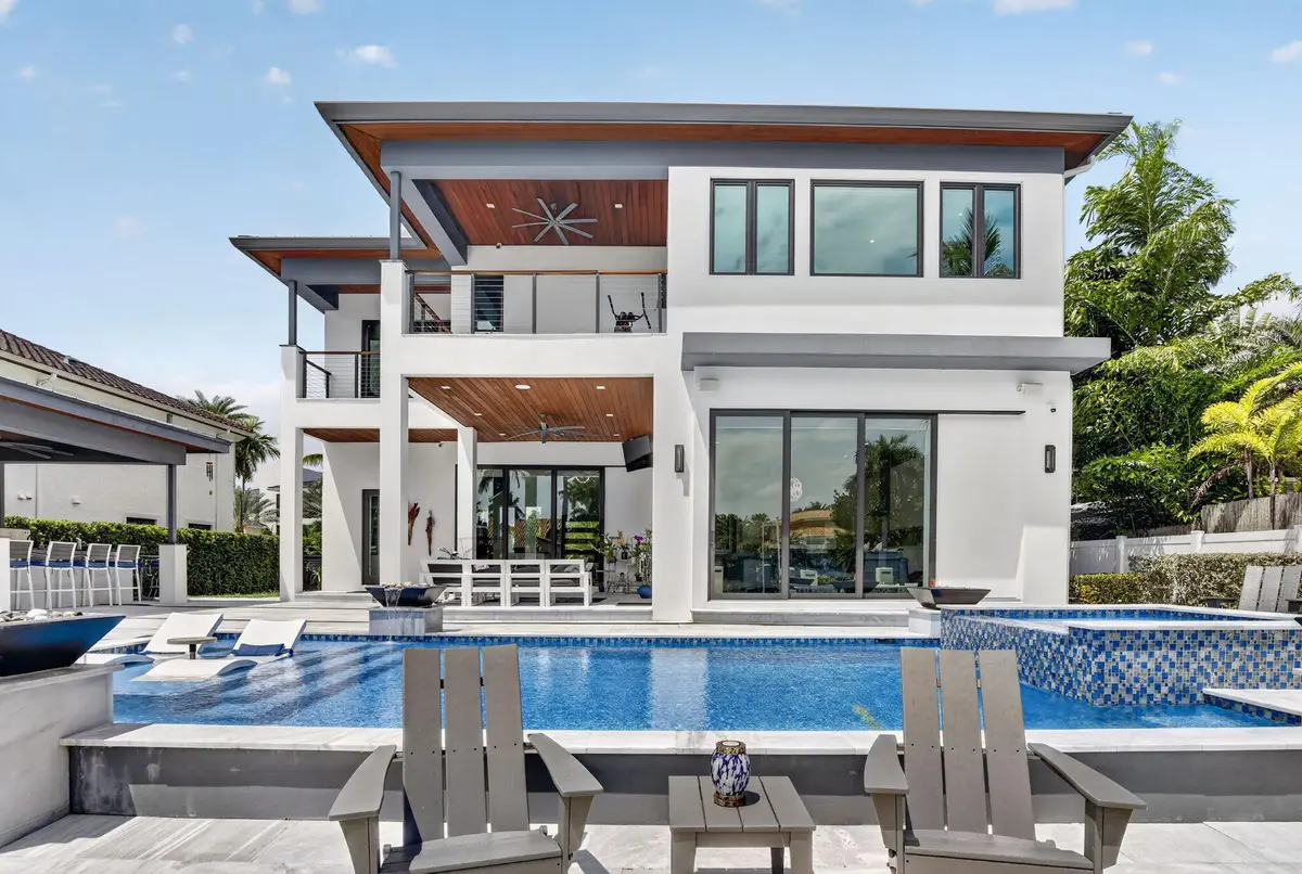 22-web-or-mls-_A7A3257 at 334 Isle Of Capri Drive, Fort Lauderdale
