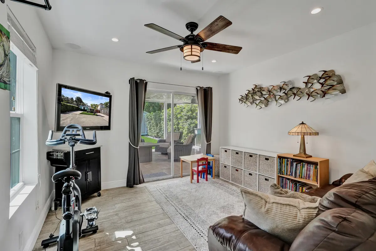 Family Room at 846 SW 11th Court, Fort Lauderdale