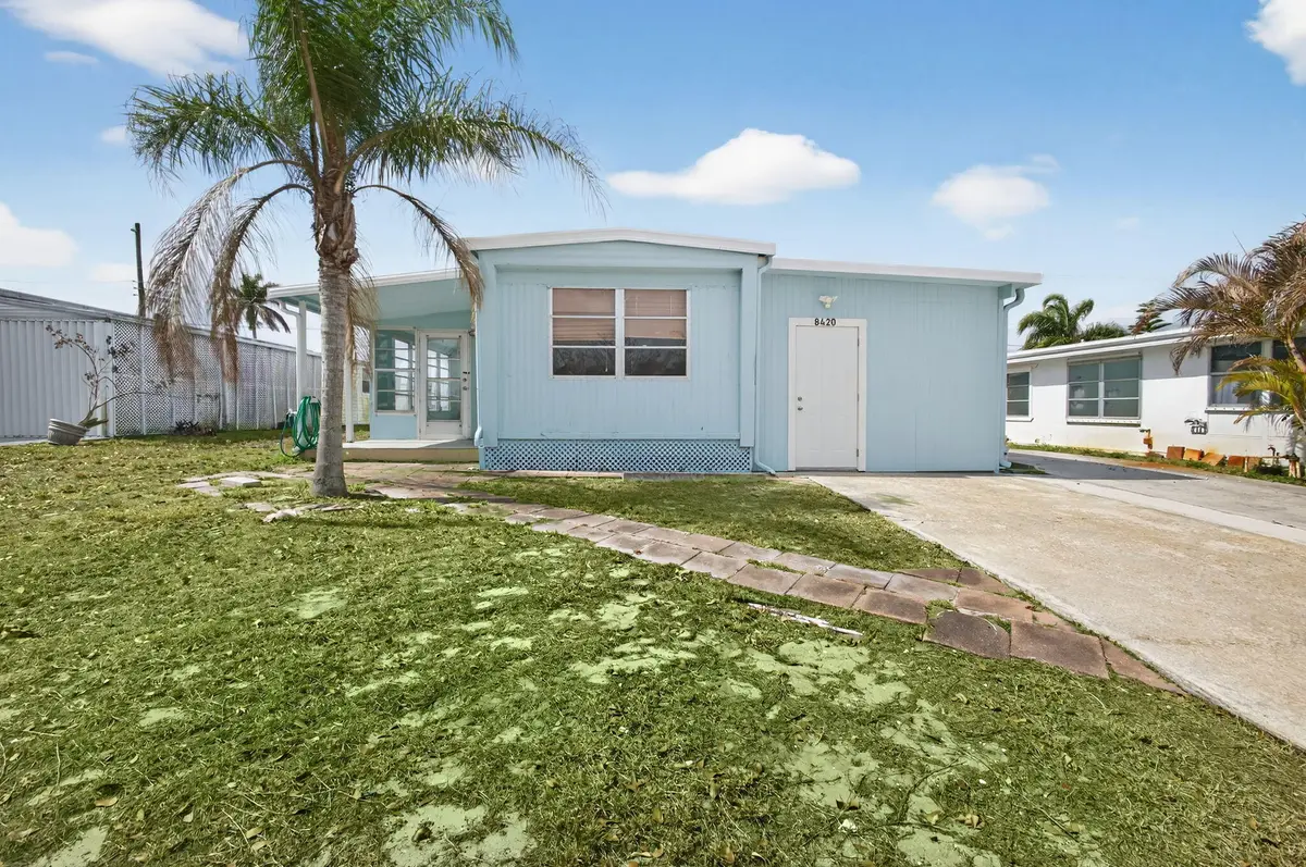 4-web-or-mls-5D1A5094 at 8420 SE Eagle Avenue, Hobe Sound