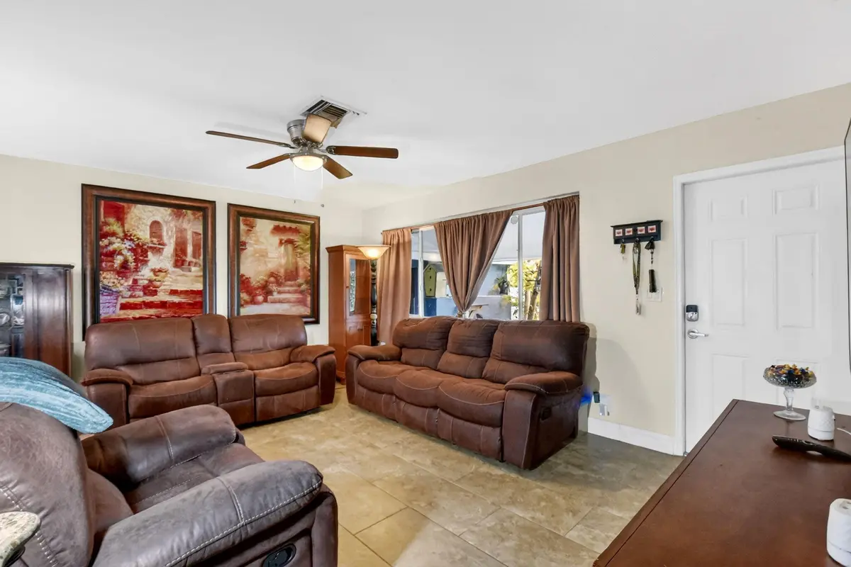 RelaxedLivingSpace at 1010 Churchill Circle, West Palm Beach