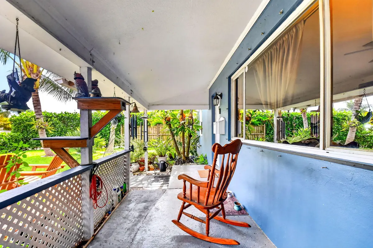 Front Porch at 1010 Churchill Circle, West Palm Beach