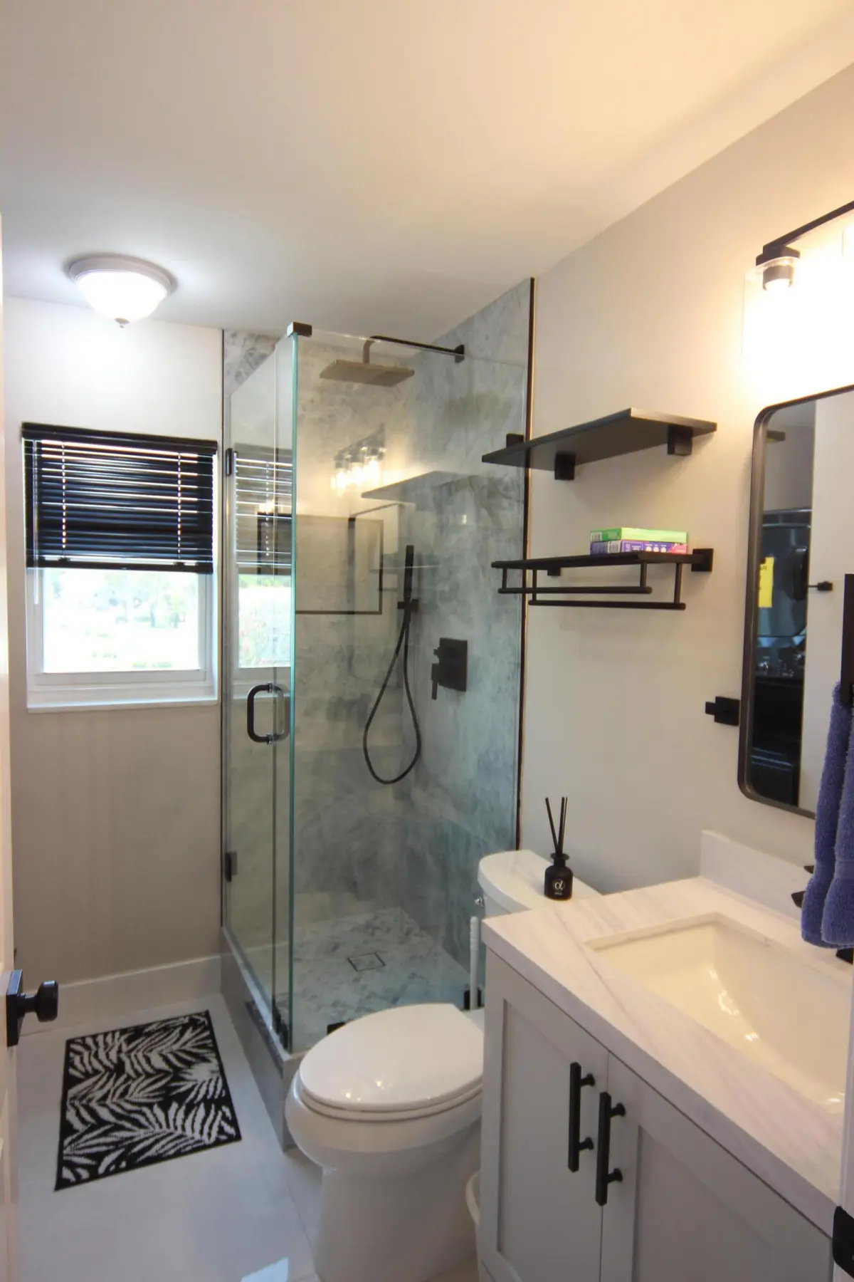Guest Shower at 270 Bella Vista Court 70, Jupiter