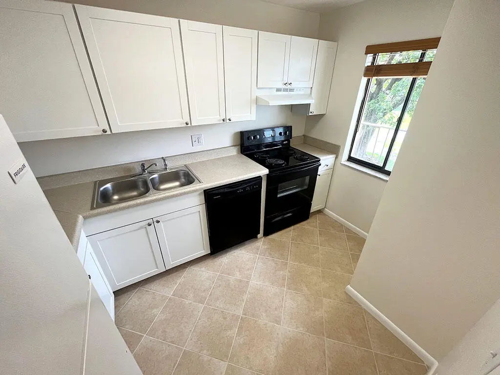 04 (1) at 2828 Tennis Club Drive 207, West Palm Beach