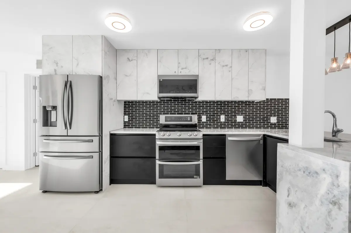 4 Kitchen-2 at 3470 NW 21st Avenue, Oakland Park