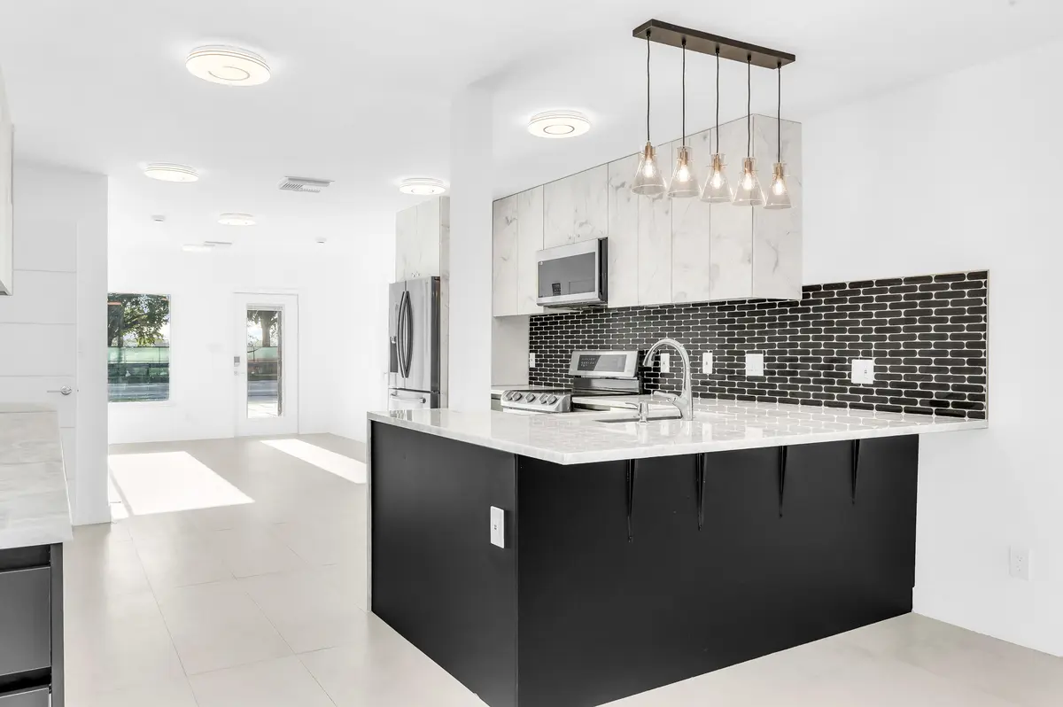 7 Kitchen-5 at 3470 NW 21st Avenue, Oakland Park