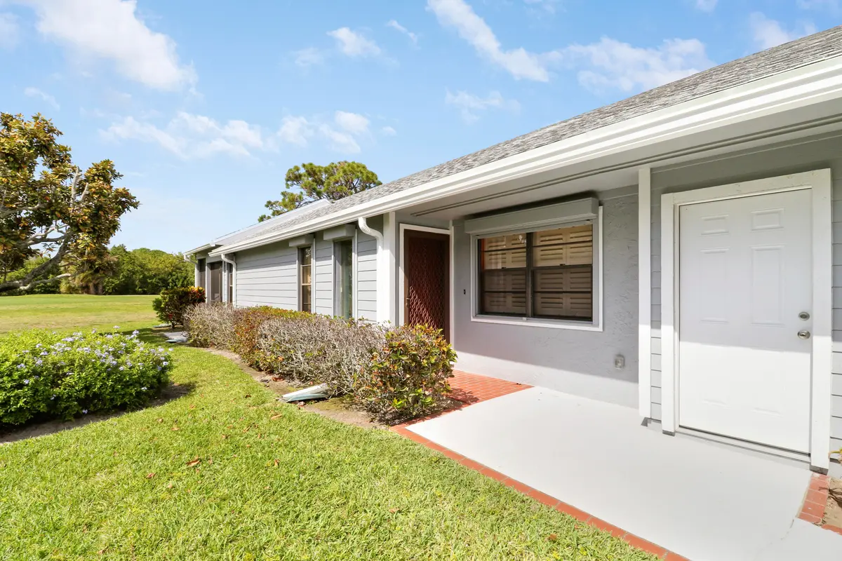 Quincy Front entry at 7137 SE Quincy Terrace, Hobe Sound