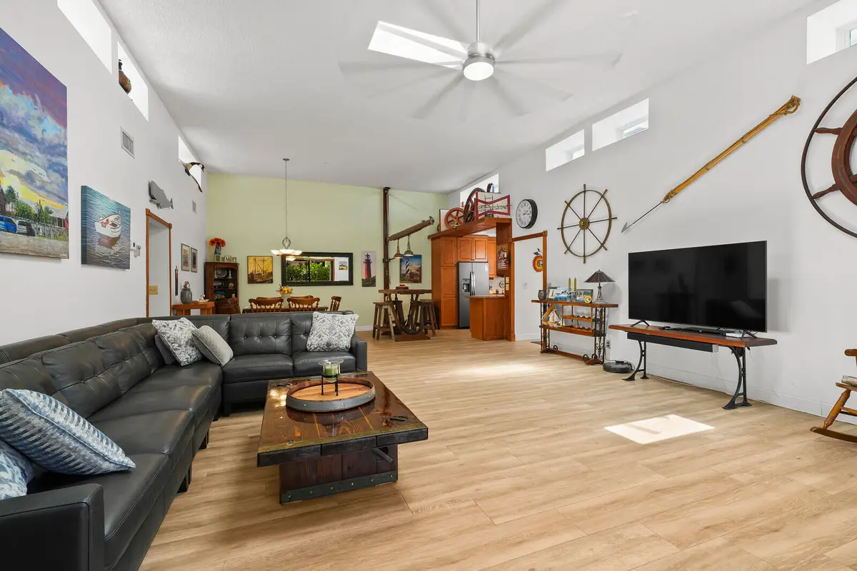 great room at 3922 SE Fairway, Stuart