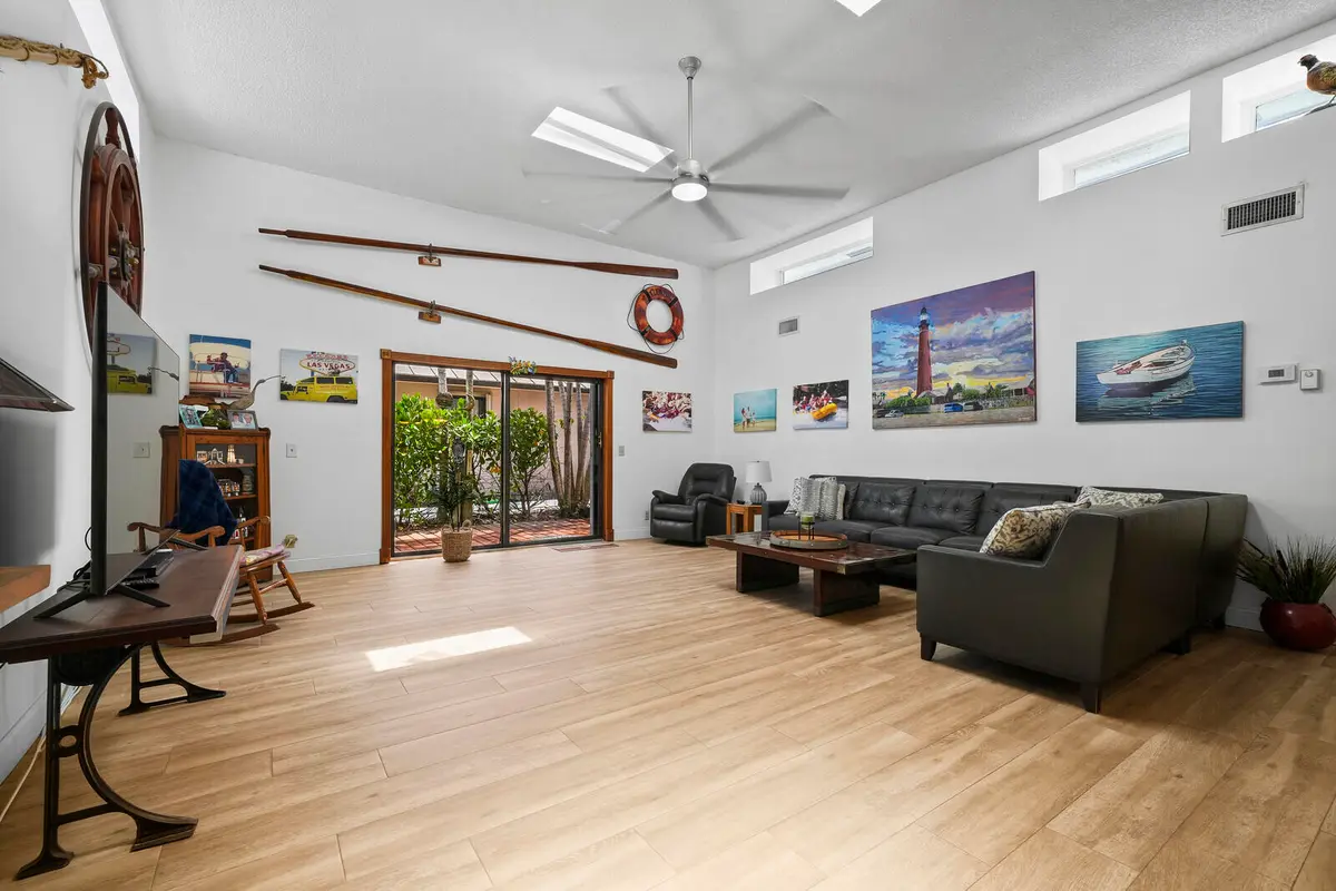living room at 3922 SE Fairway, Stuart