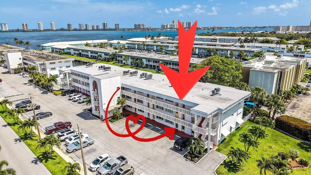 WELCOME HOME at 130 Doolen Court 109, North Palm Beach